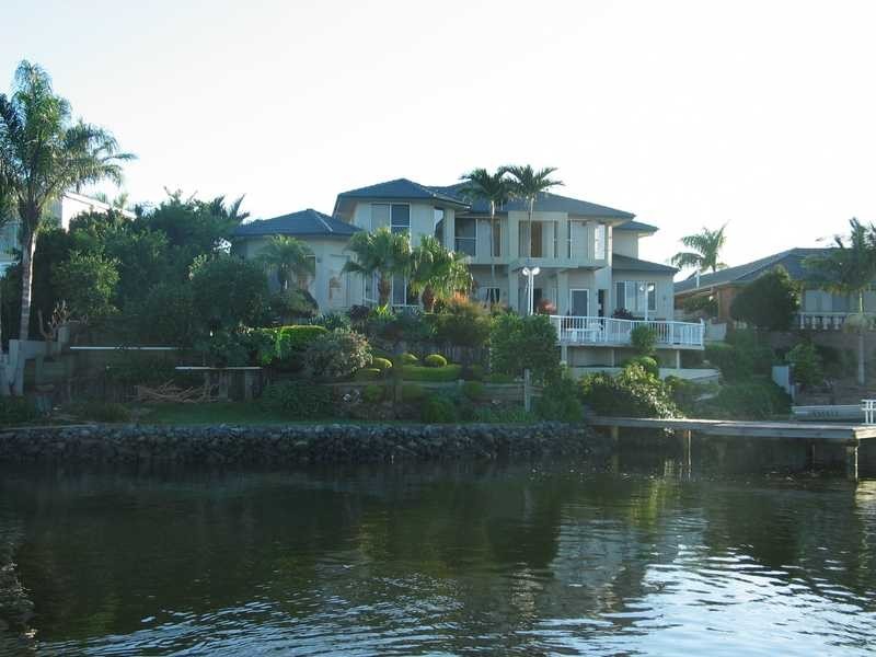 27 Donegal Crescent, Bundall QLD 4217